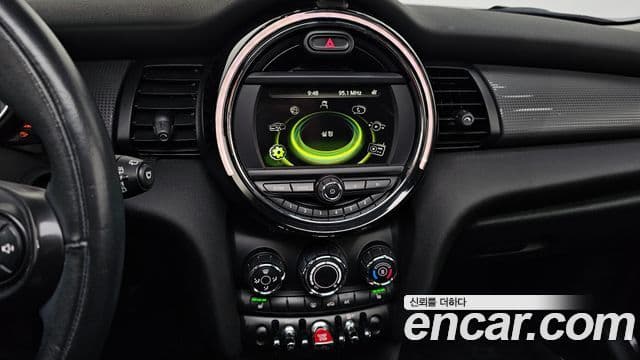 Mini Cooper D 3세대, 2016 14