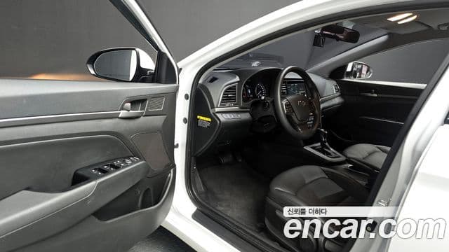 Hyundai Avante AD 1.6 GDI Value Plus, 2018 11