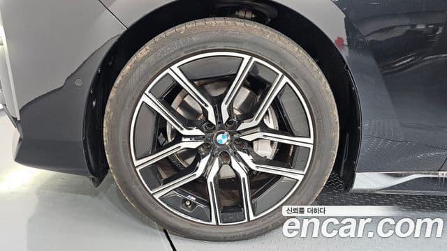 BMW 7시리즈 (G70) 740d xDrive M Sport, 2024 все фото