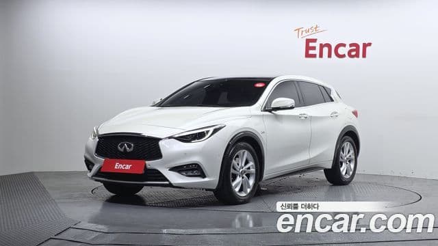 Infiniti Q30 2.0 Essential, 2019 1