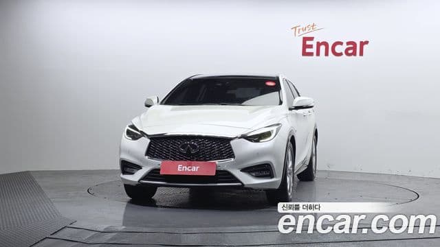 Infiniti Q30 2.0 Essential, 2019 3