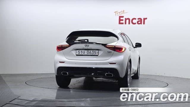 Infiniti Q30 2.0 Essential, 2019 4