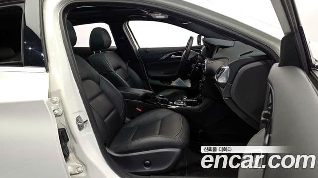 Infiniti Q30 2.0 Essential, 2019 11