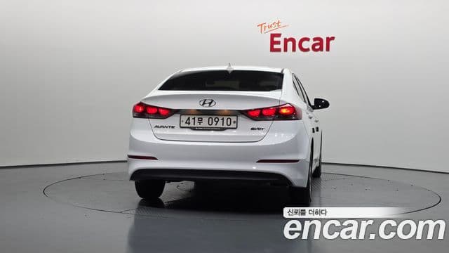 Hyundai Avante AD 1.6 e-VGT Smart, 2016 4