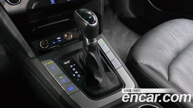 Hyundai Avante AD 1.6 e-VGT Smart, 2016 9