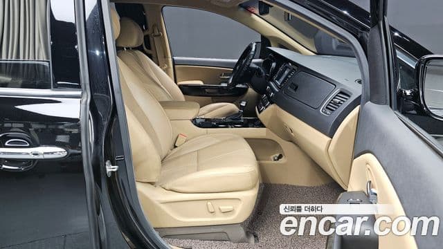 Kia The / новый New Carnival Noblesse Special, 2019 11