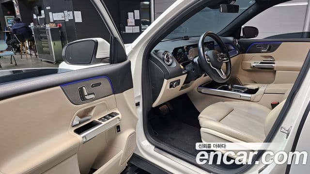 Mercedes-Benz GLB-класс X247 GLB220, 2021 11