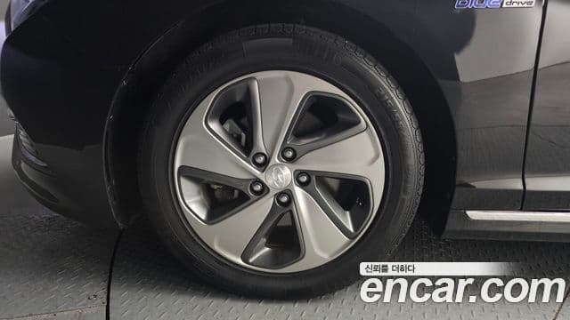 Hyundai LF Sonata гибрид Premium, 2015 все фото