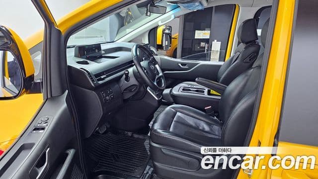 Hyundai Staria 15인승, 2022 10