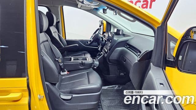 Hyundai Staria 15인승, 2022 11