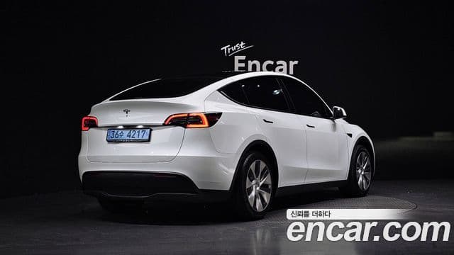 Tesla модель Y, 2023 2