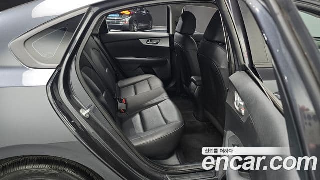 Kia The / новый New K3 2세대 Trendy, 2022 12