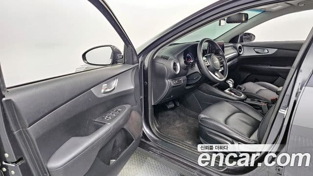 Kia The / новый New K3 2세대 Trendy, 2022 10