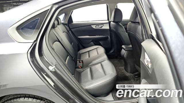 Kia The / новый New K3 2세대 Trendy, 2022 11