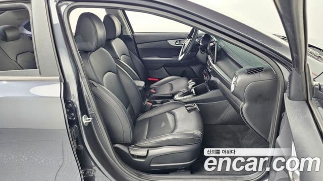 Kia The / новый New K3 2세대 Trendy, 2022 13