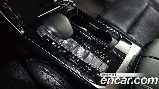 Kia K7 Premier гибрид Signature, 2020 9