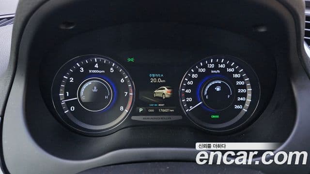 Hyundai Grandeur HG Premium, 2013 8