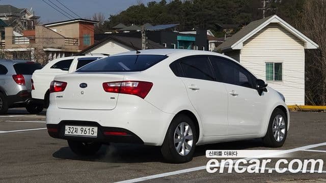 Kia All New Pride Luxury, 2012 2