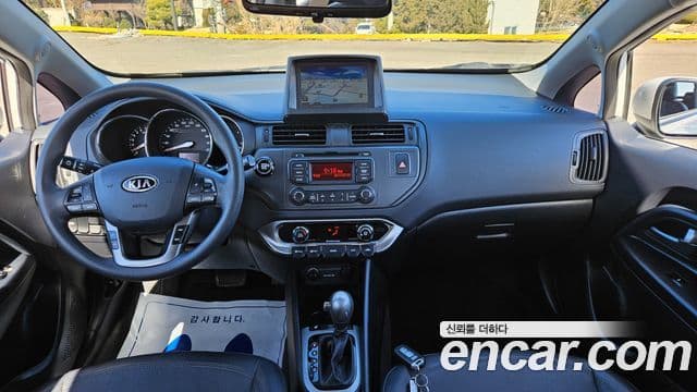 Kia All New Pride Luxury, 2012 7