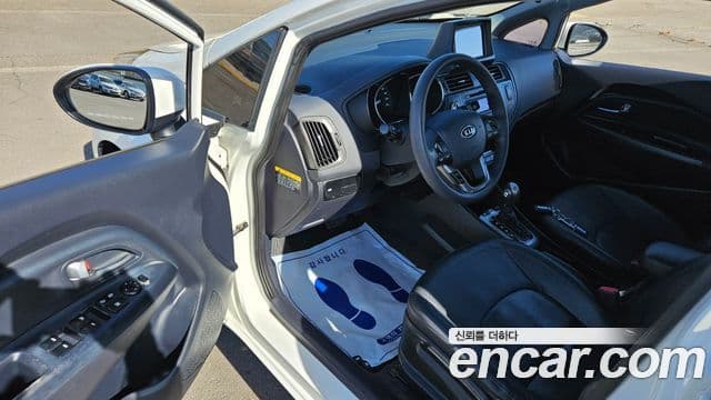 Kia All New Pride Luxury, 2012 11