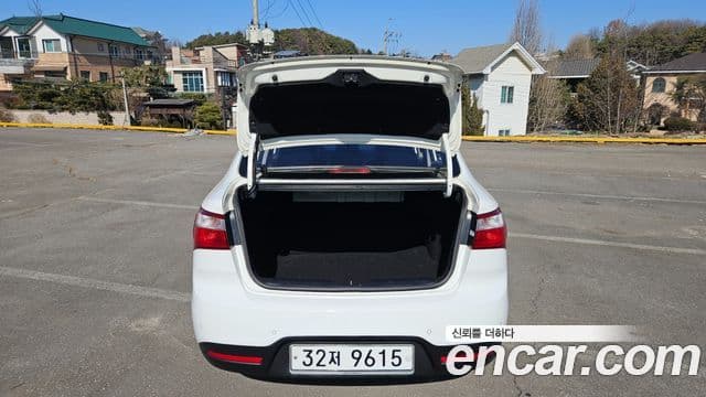 Kia All New Pride Luxury, 2012 20