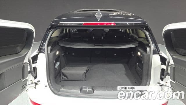 Mini Cooper 클럽맨 2세대, 2024 20