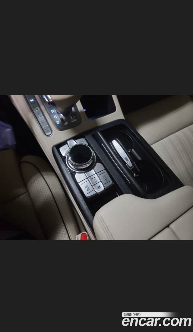 Genesis G90 Premium Luxury, 2020 10