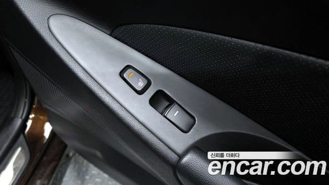 Hyundai YF Sonata топовая версия, 2010 19