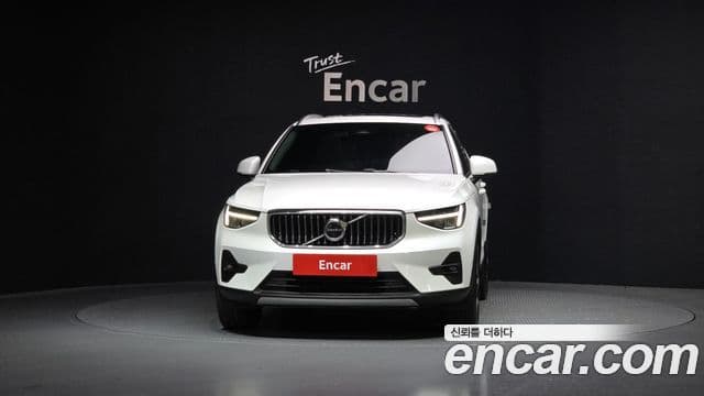 Volvo XC40 B4 Ultimate Bright, 2023 3