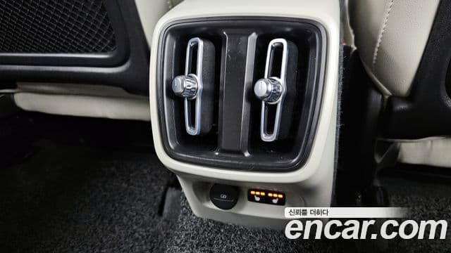 Volvo XC40 B4 Ultimate Bright, 2023 19