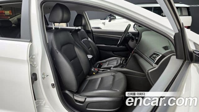 Hyundai Avante AD 1.6 GDI Value Plus, 2018 10