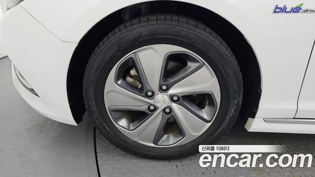 Hyundai LF Sonata гибрид Modern, 2016 все фото