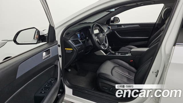 Hyundai LF Sonata гибрид Modern, 2016 10