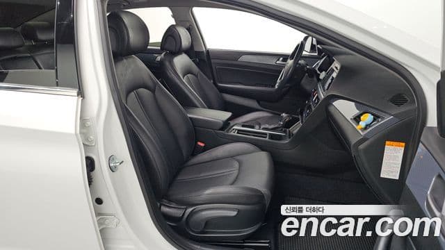 Hyundai LF Sonata гибрид Modern, 2016 11