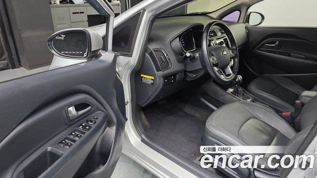 Kia The / новый New Pride Luxury, 2017 10