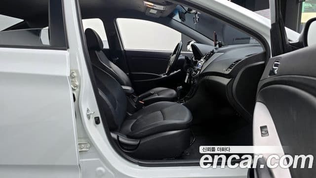 Hyundai Accent(новый кузов / новое поколение) Modern, 2014 10