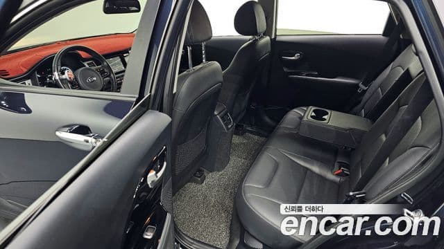 Kia Niro Prestige, 2017 11