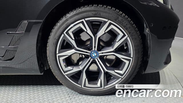BMW i4 eDrive40 M Sport, 2022 все фото