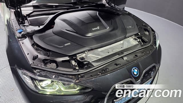 BMW i4 eDrive40 M Sport, 2022 6