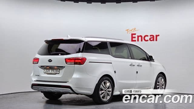 Kia All New Carnival Prestige, 2015 2