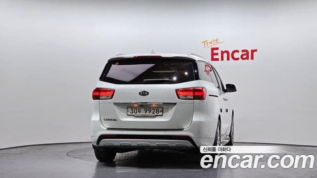 Kia All New Carnival Prestige, 2015 4