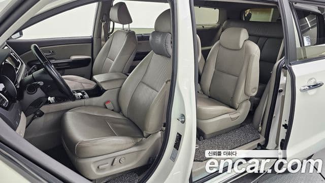Kia All New Carnival Prestige, 2015 11
