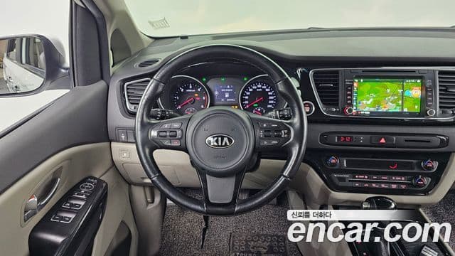 Kia All New Carnival Prestige, 2015 12
