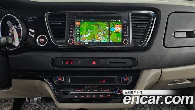 Kia All New Carnival Prestige, 2015 14