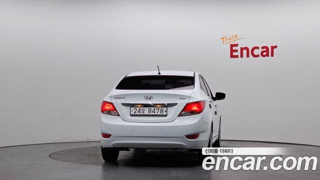 Hyundai Accent(новый кузов / новое поколение) Modern, 2015 4