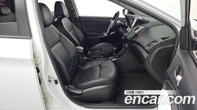 Hyundai Accent(новый кузов / новое поколение) Modern, 2015 10