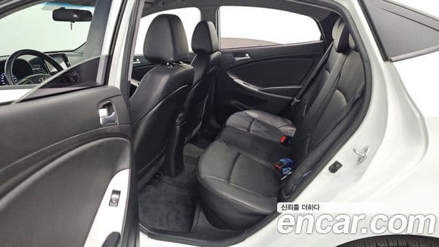 Hyundai Accent(новый кузов / новое поколение) Modern, 2015 13