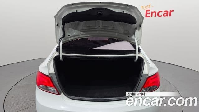 Hyundai Accent(новый кузов / новое поколение) Modern, 2015 20