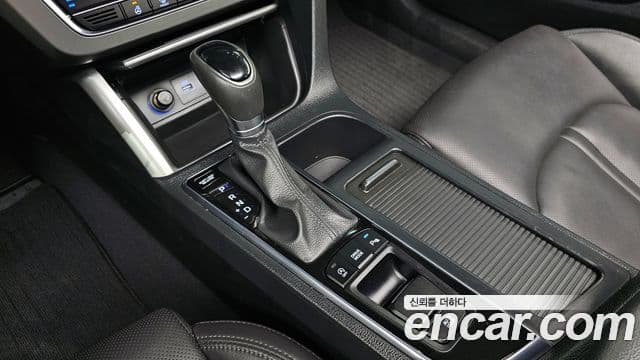 Hyundai LF Sonata Special, 2017 9