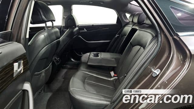 Hyundai LF Sonata Special, 2017 12